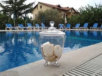 Eftelya Ολουντενίζ